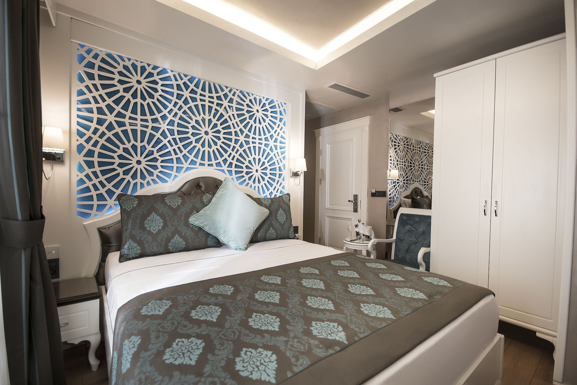 STANDARD, DOUBLE OR TWIN BED