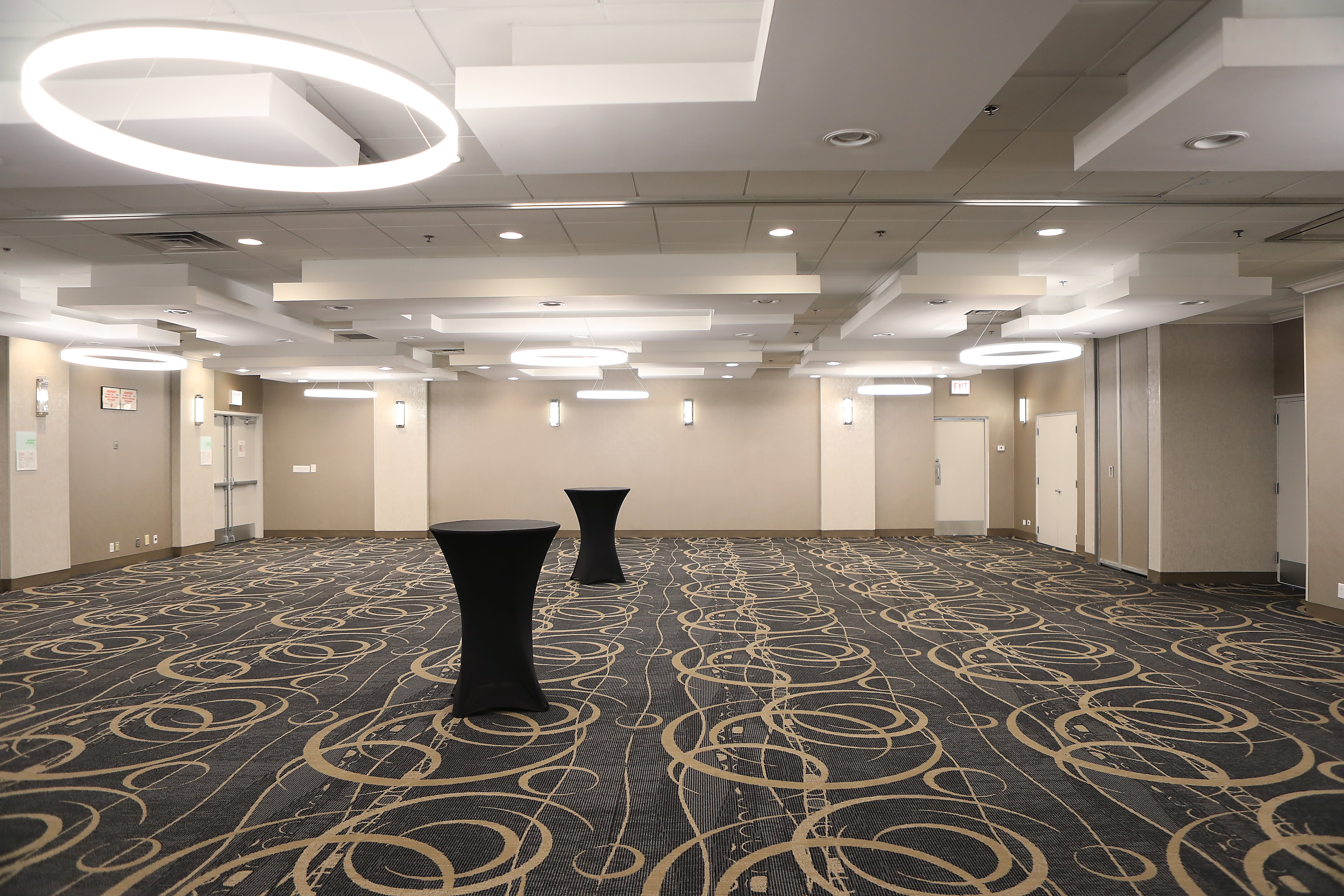 Holiday Inn Chicago O'Hare 66/71