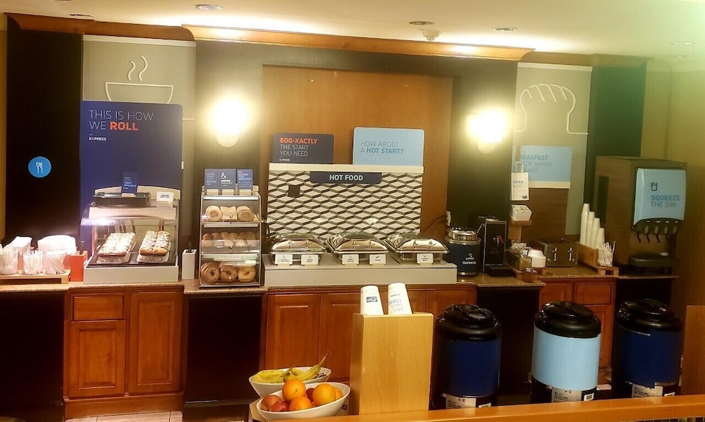 Holiday Inn Express Bluffton At Hilton Head Area 59/80