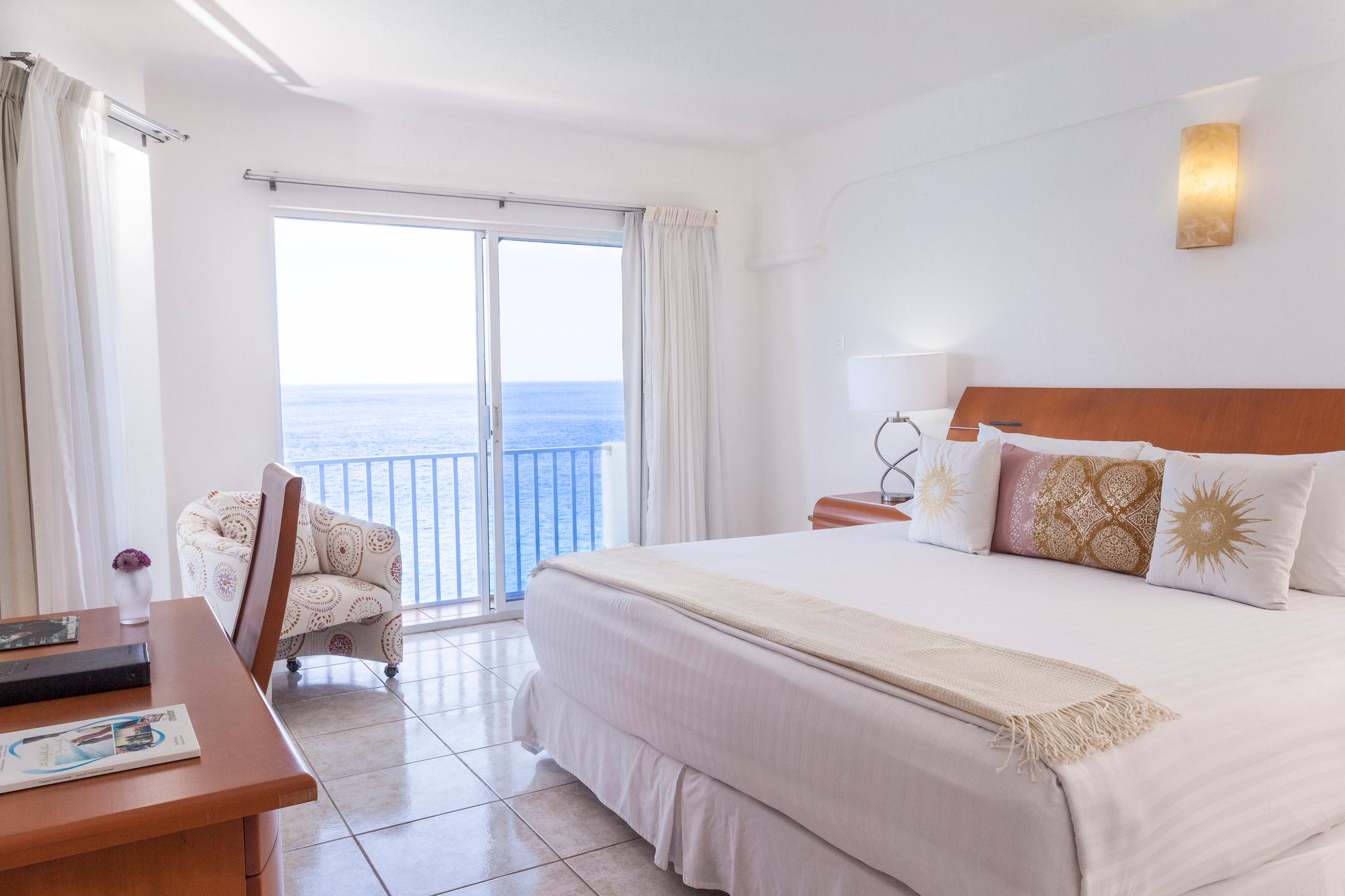 1 Bedroom, Suite, King Bed, Ocean Front