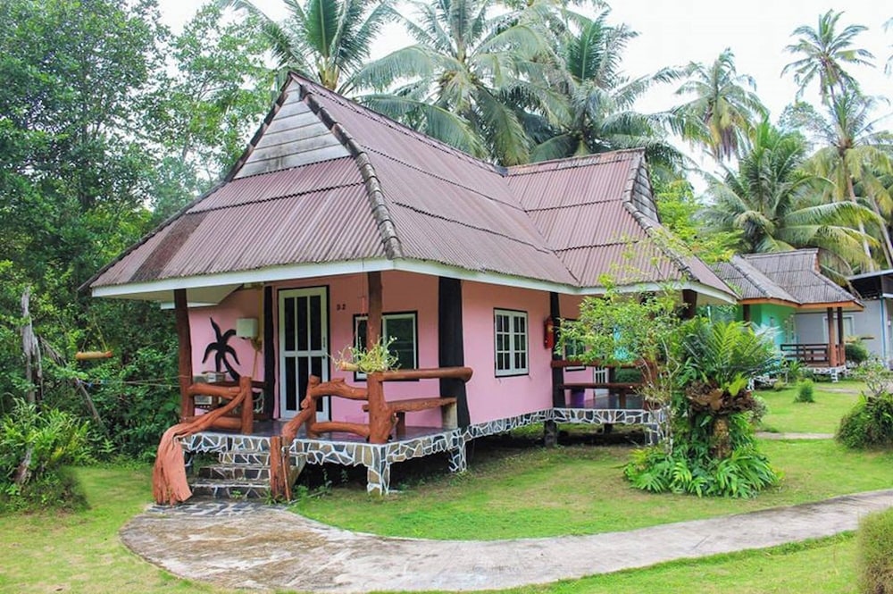 Koh Kood Far East Resort 5/50