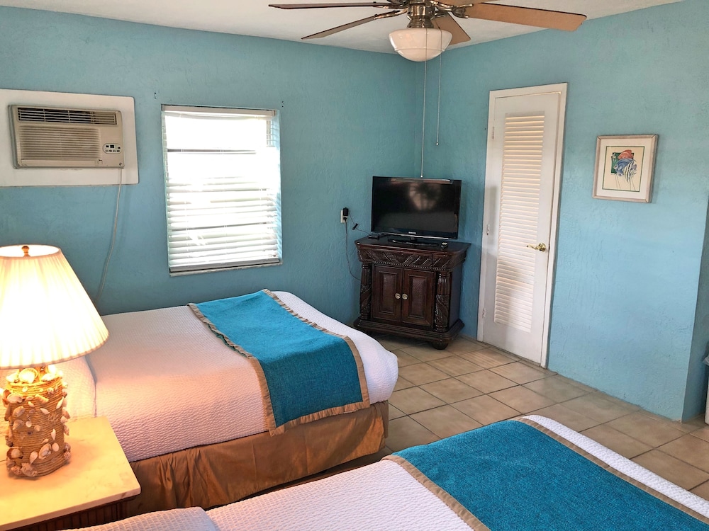 The Pelican Key Largo Cottages 18/76