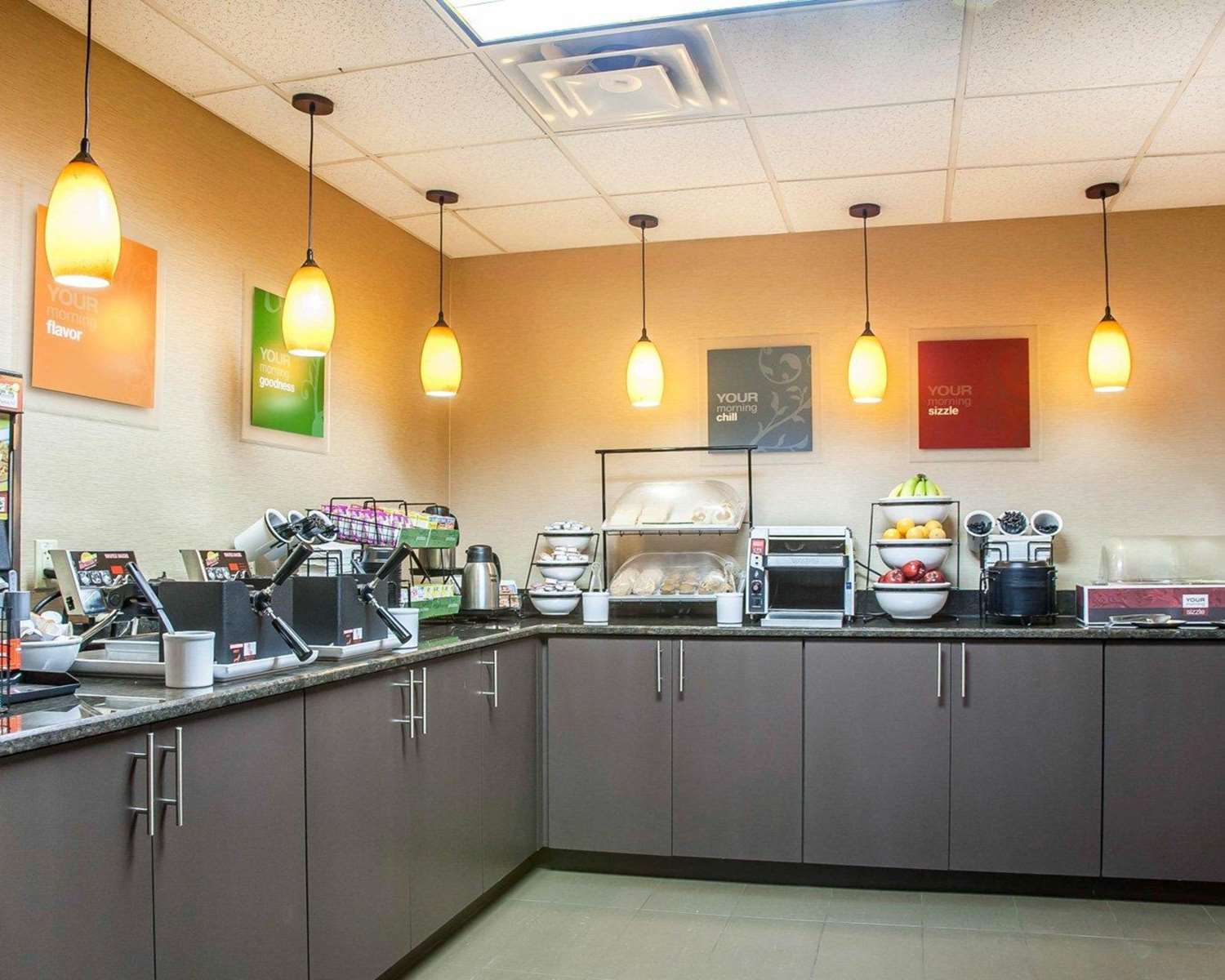 Comfort Inn & Suites Sturbridge-Brimfield 26/54