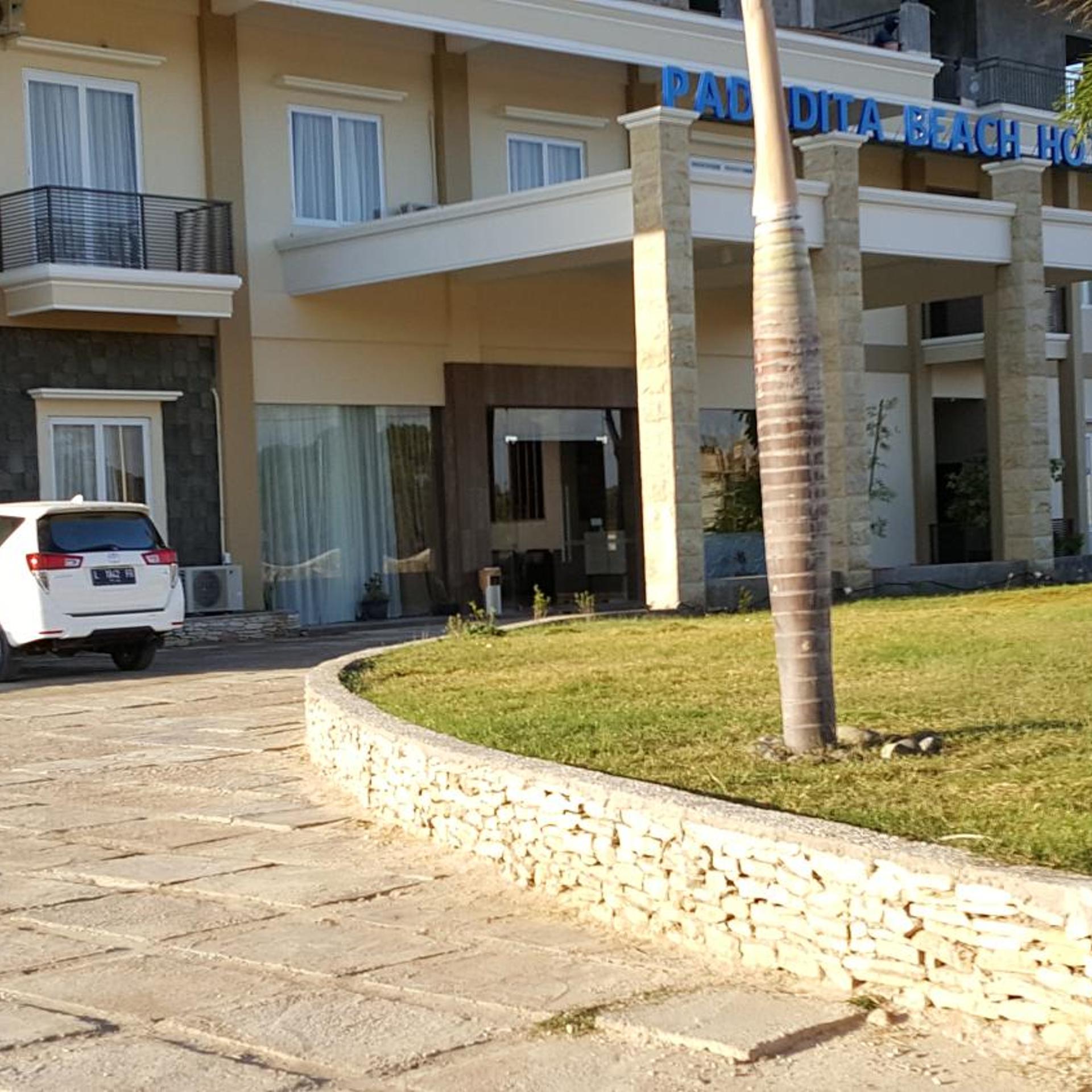 Padadita Beach Hotel 40/50