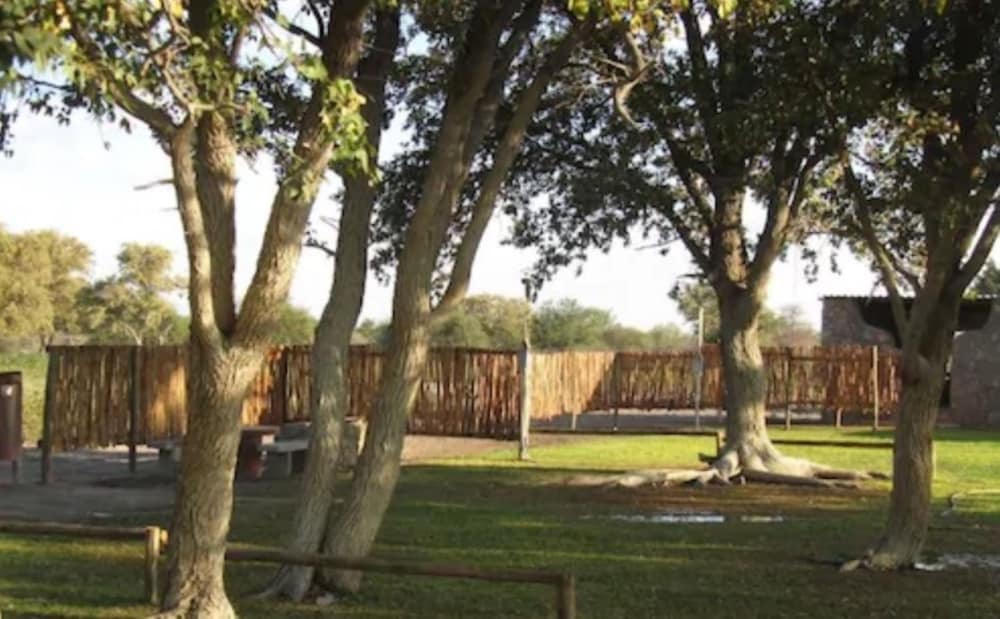 Eldorado Guest House & Camping 7/8