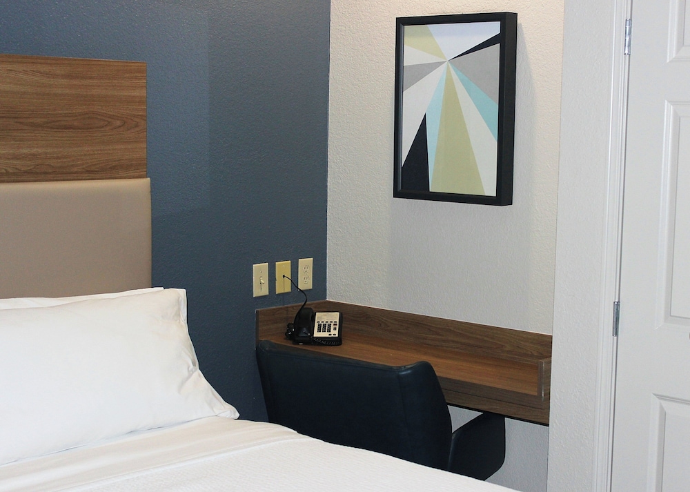 Candlewood Suites Fayetteville – University of Arkansas 20/63