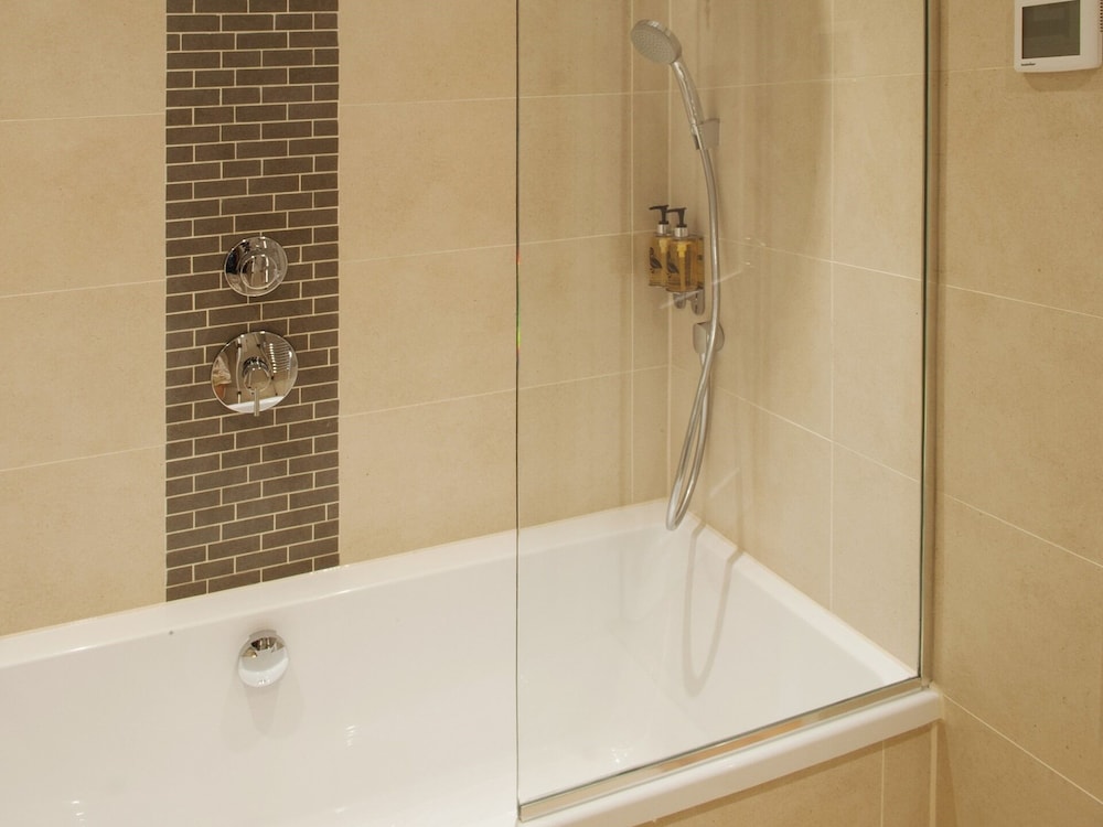 Bath Circle 49/50