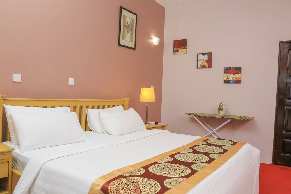Hotel 7 Seasons Entebbe 17/55