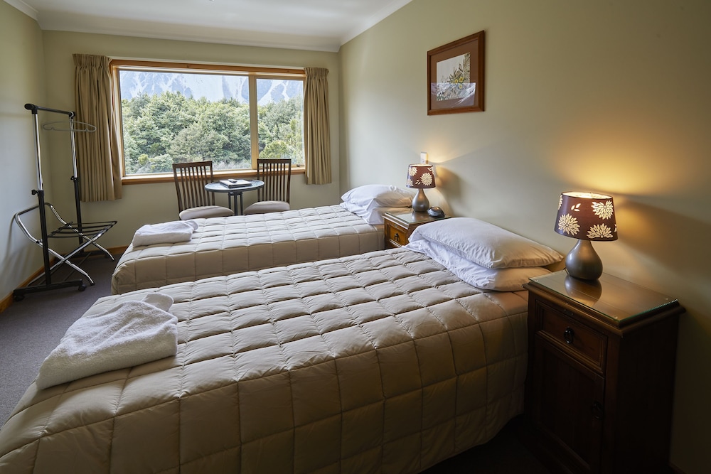 Upstairs, Twin Beds, Front View