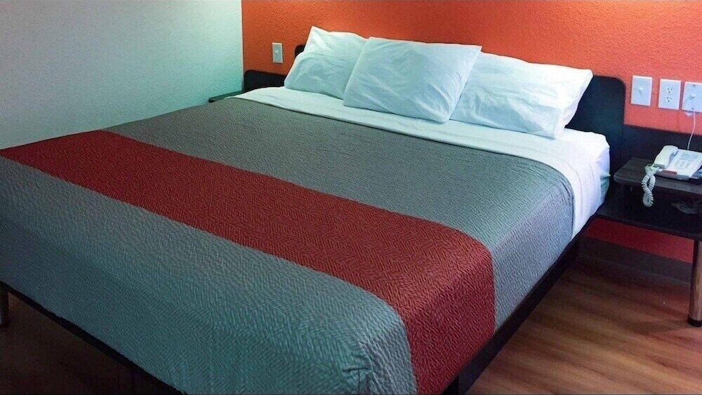 Motel6 North Richland Hills, TX 40/61