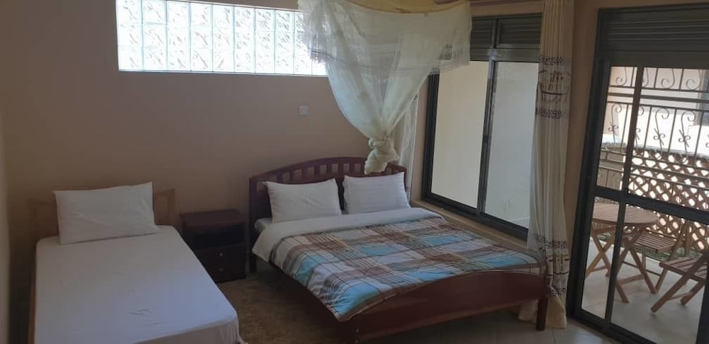 2 BEDROOMS, FAMILY, HOUSE, KITCHEN