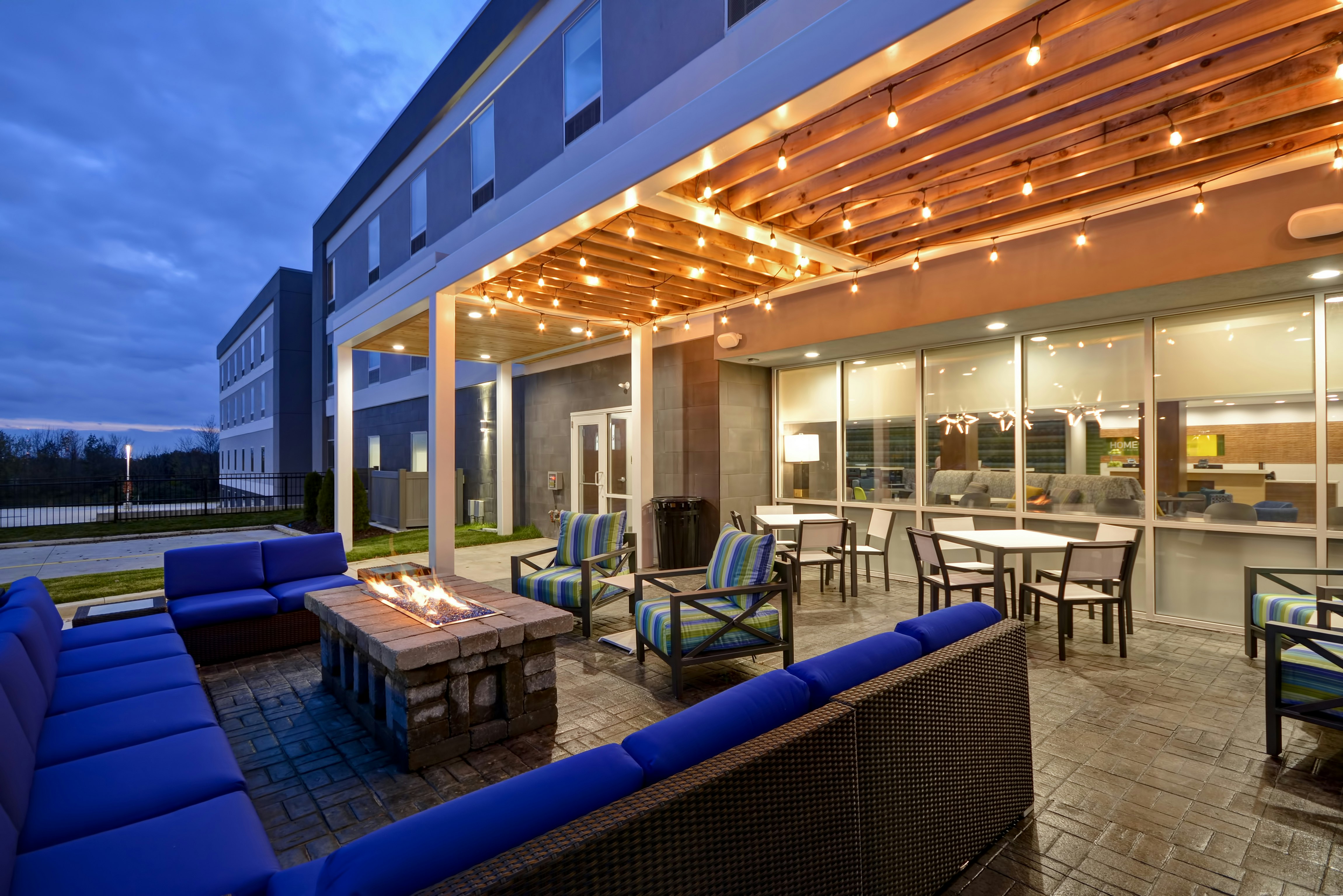 Home2 Suites By Hilton Grand Rapids North 12/25