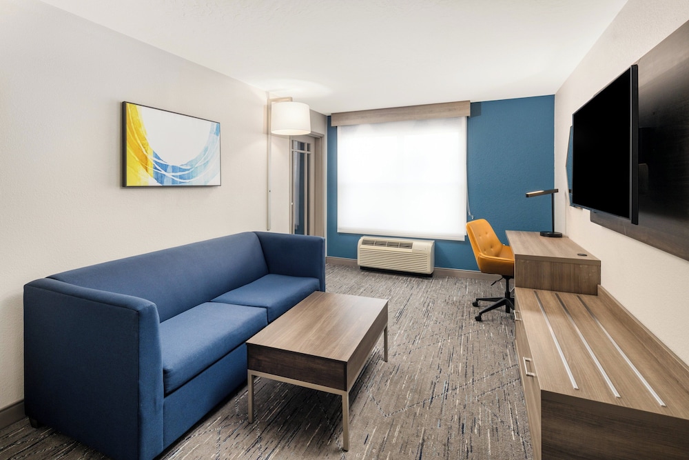 Holiday Inn Express Hotel And Suites Green Bay East 41/64