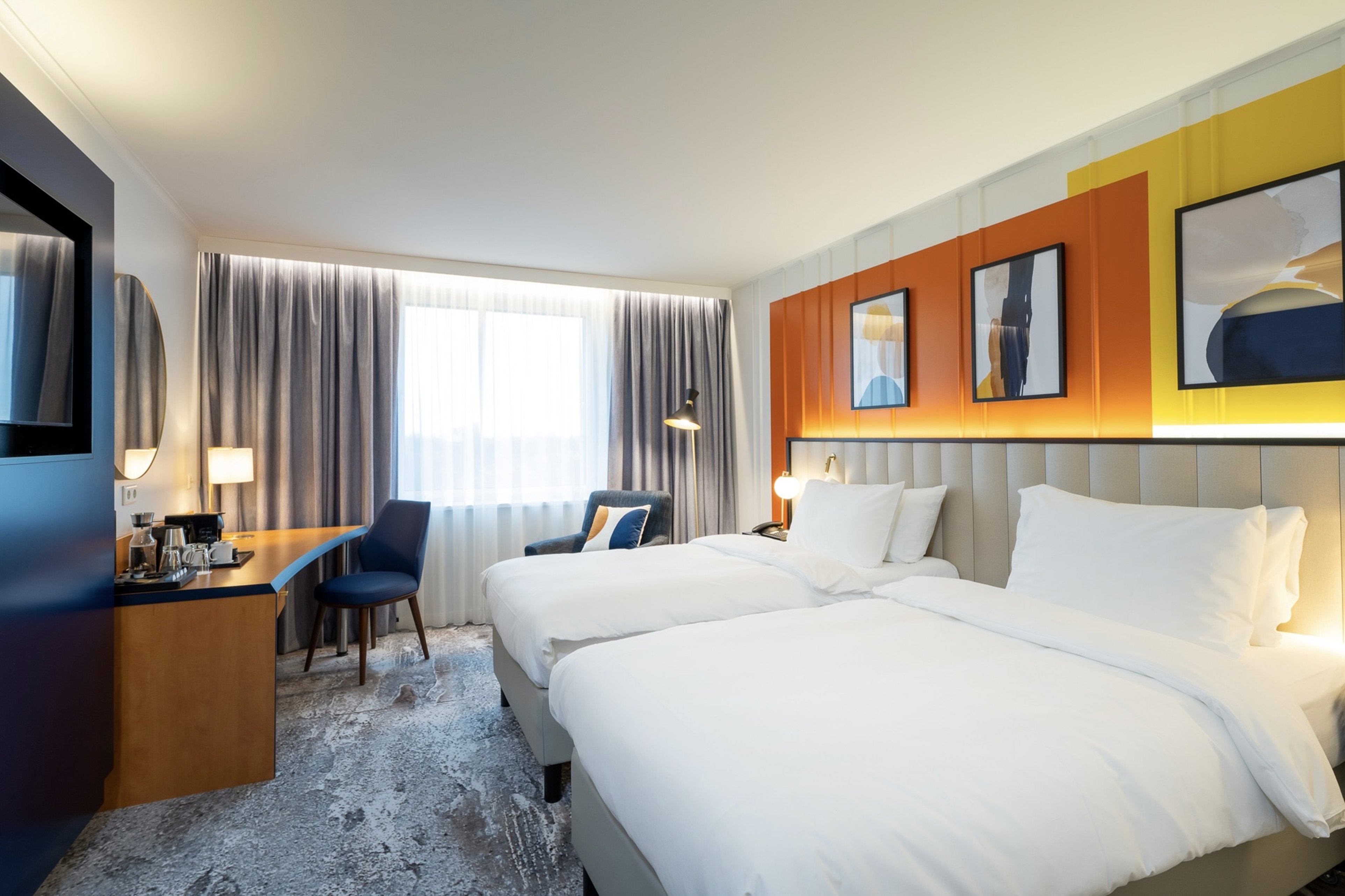 Standard, Twin Beds, City View