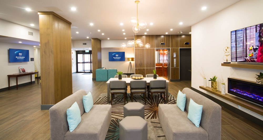 Best Western Plus Suites Downtown 32/42