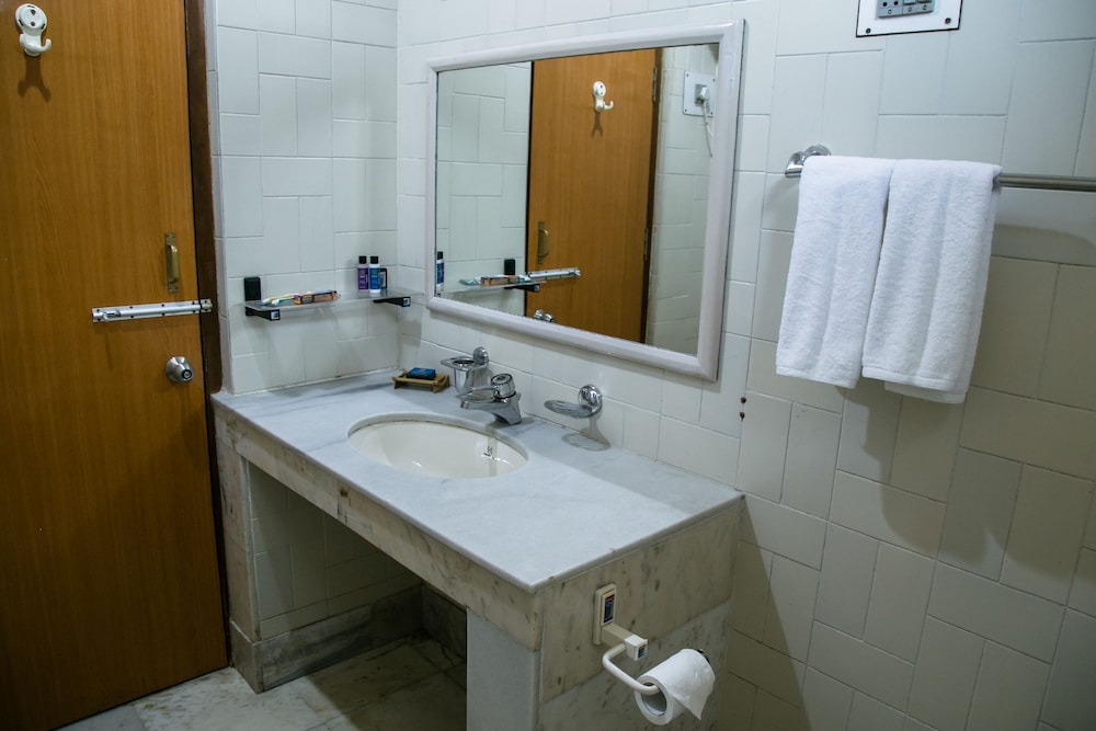 Niraamaya Retreats Aradura 50/51