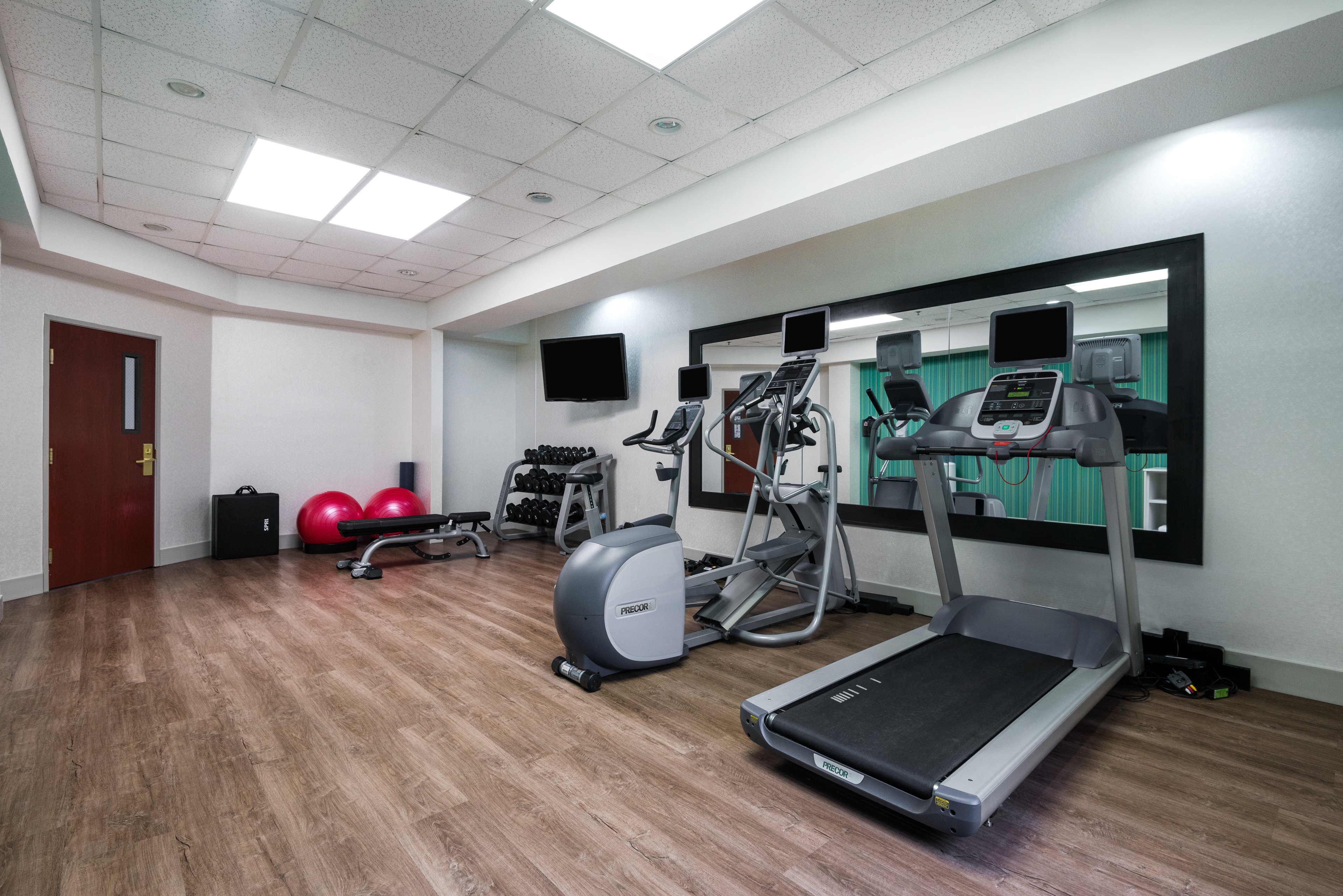Holiday Inn Express Hillsville 35/47