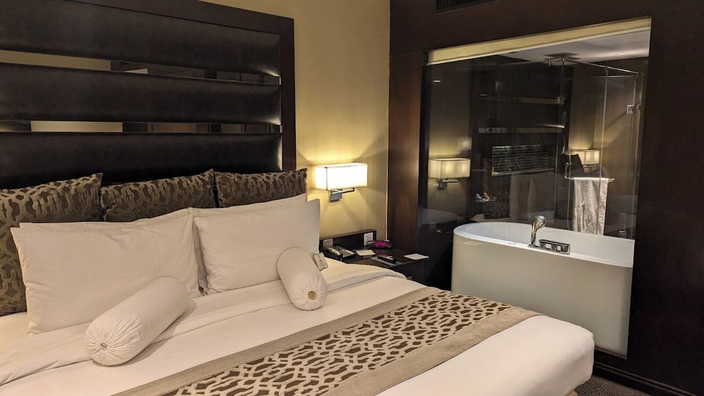 Four Points by Sheraton Lahore 19/64