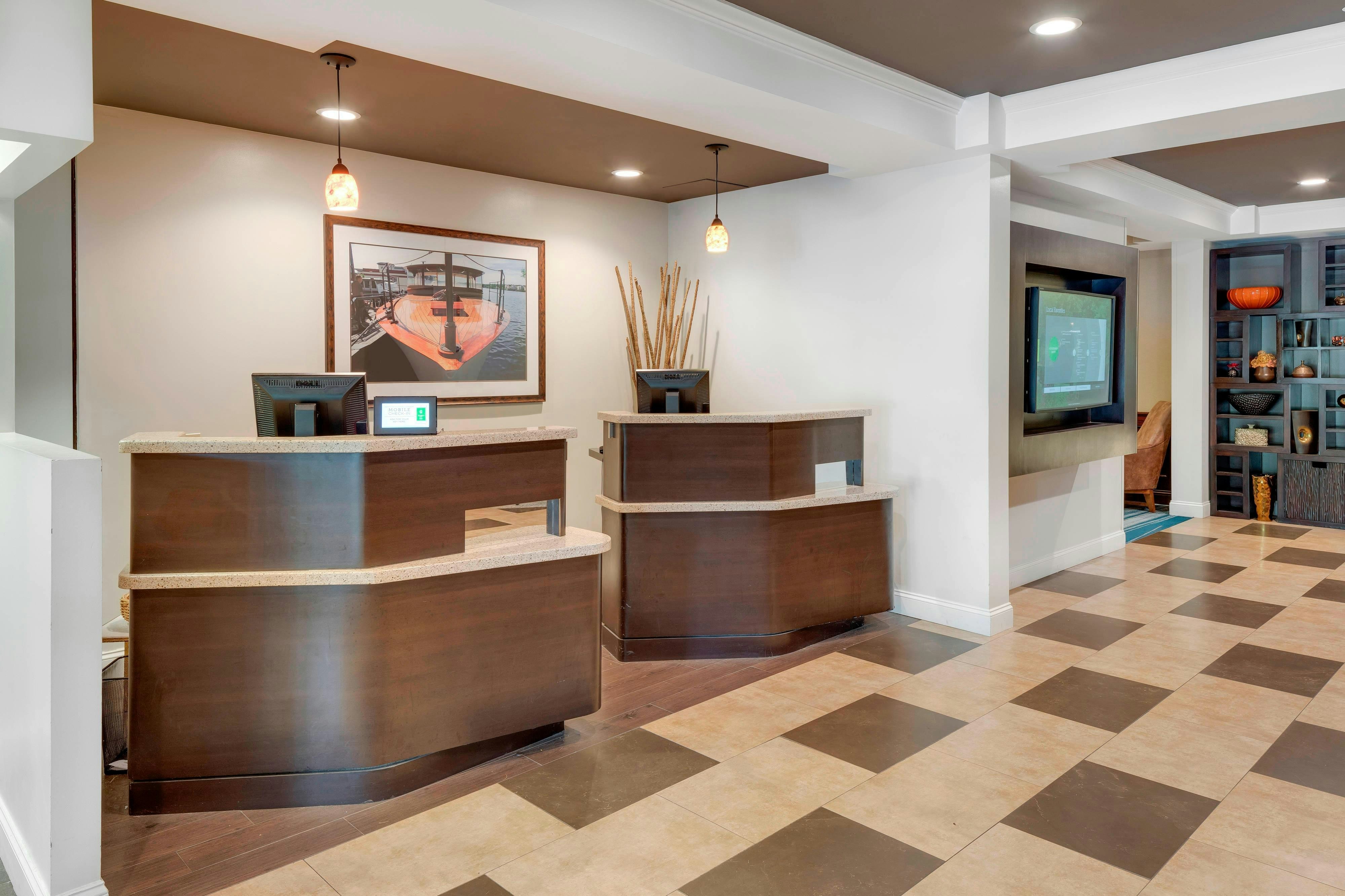 Courtyard By Marriott Portsmouth