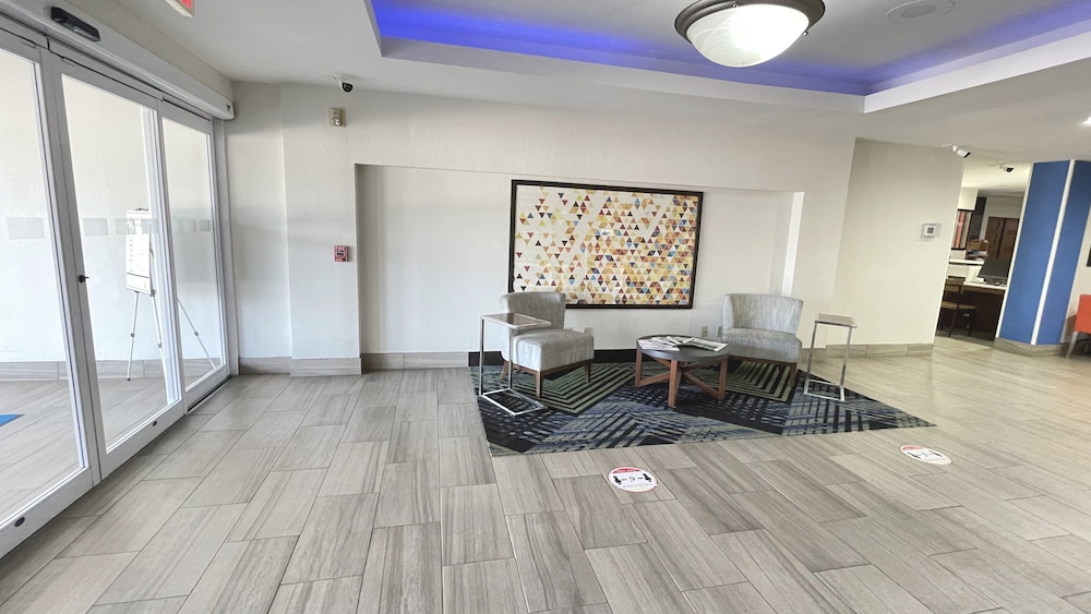 Holiday Inn Express Hotel And Suites Decatur 47/57