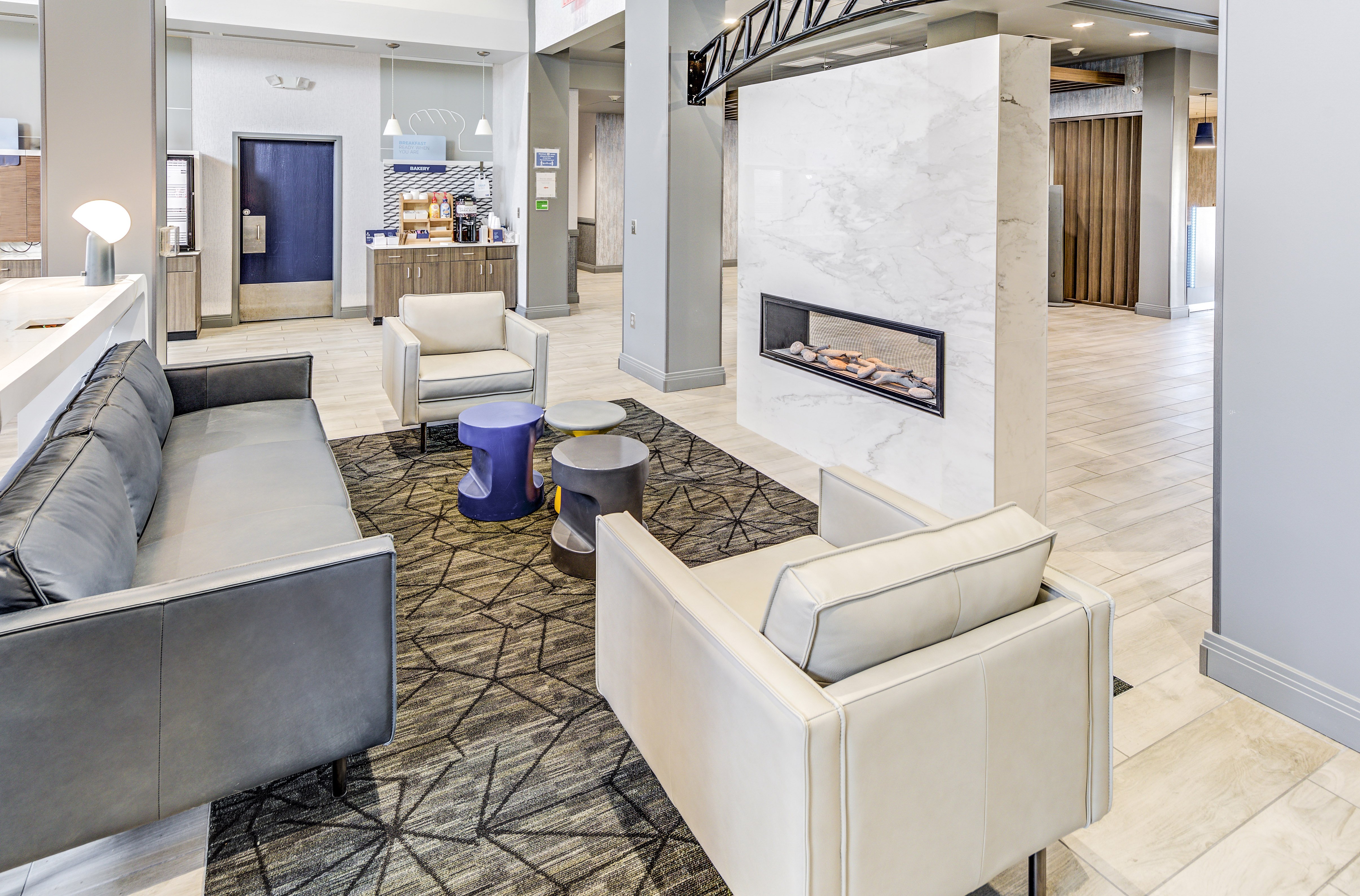 Holiday Inn Express Hotel Suites Columbus Univ Area Osu 44/62