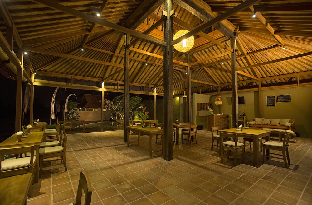 Kabinawa Ubud Villas and Cafe 24/50