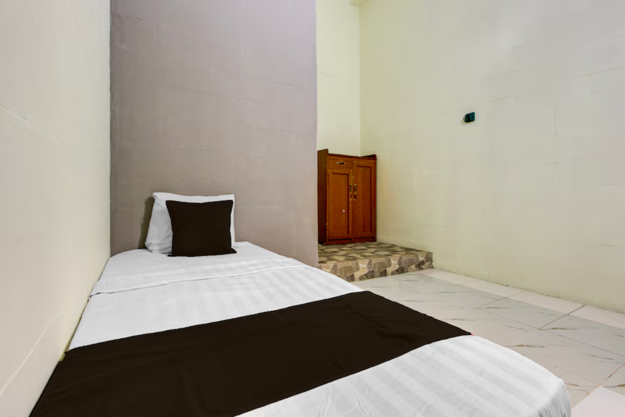 Hotel O near Ahmad Yani International Airport formerly North Bay Residence 15/26