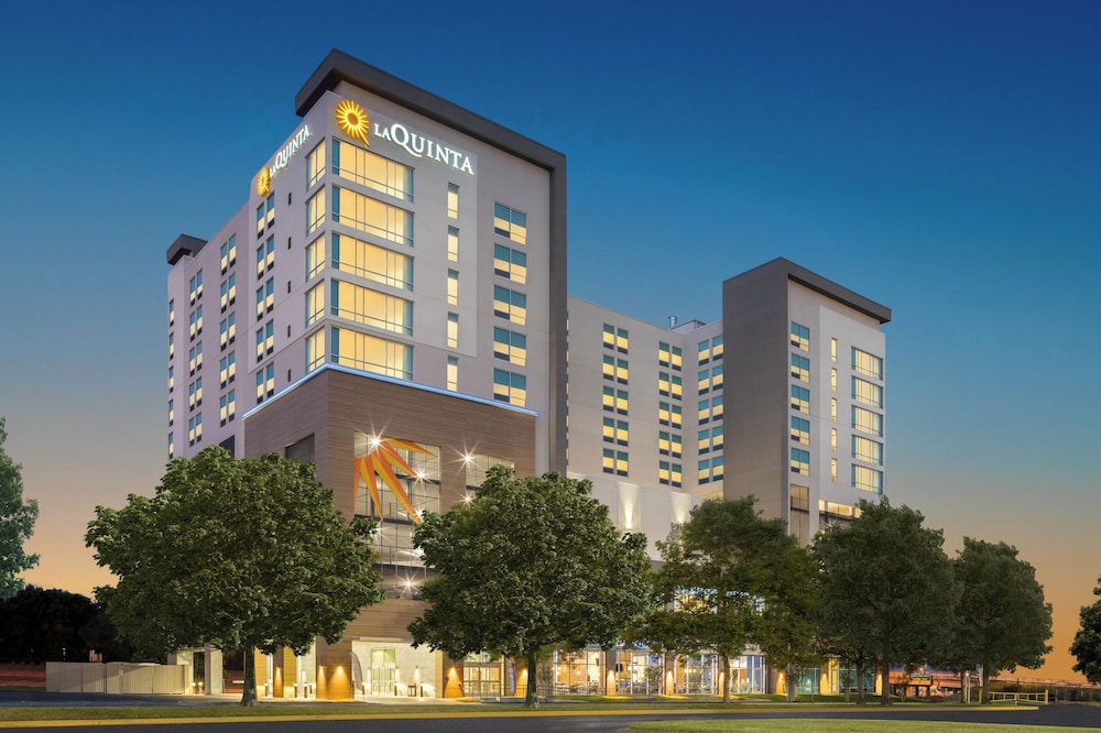 La Quinta Inn Suites By Wyndham Nashville Downtown Stadium 4/52