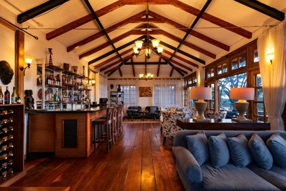 Karibu Camps and Lodges Lions Paw Ngorongoro 46/68