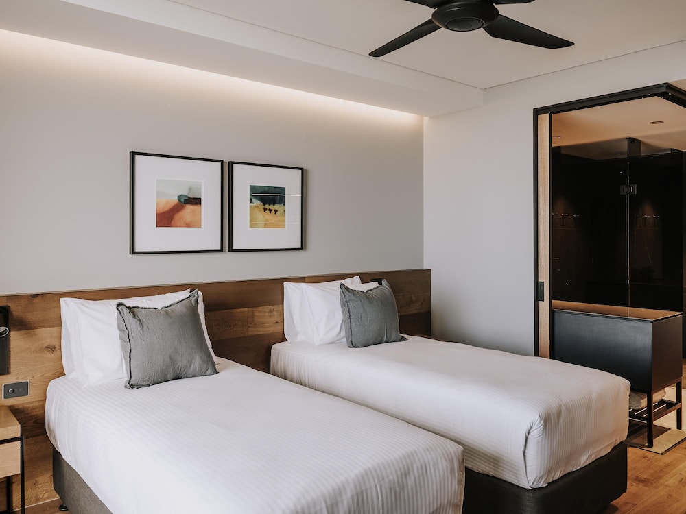 Studio, Double Bed, Garden View
