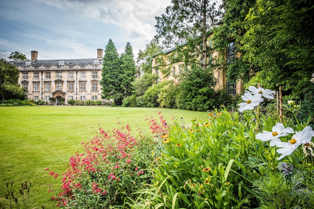 Christ S College Cambridge 52/58