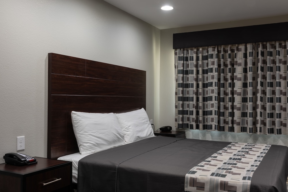 Budget Inn & Suites 19/56