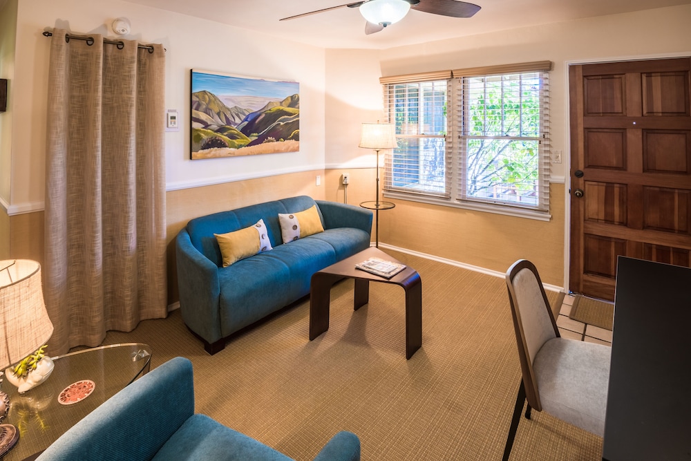 Harbor House Inn 33/50