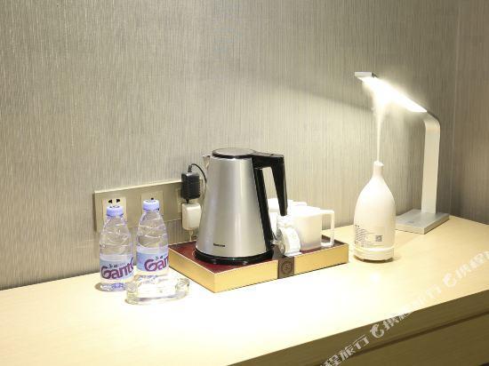 Lavande Hotel (Guangzhou South Railway Station Muxiyuan) 34/42