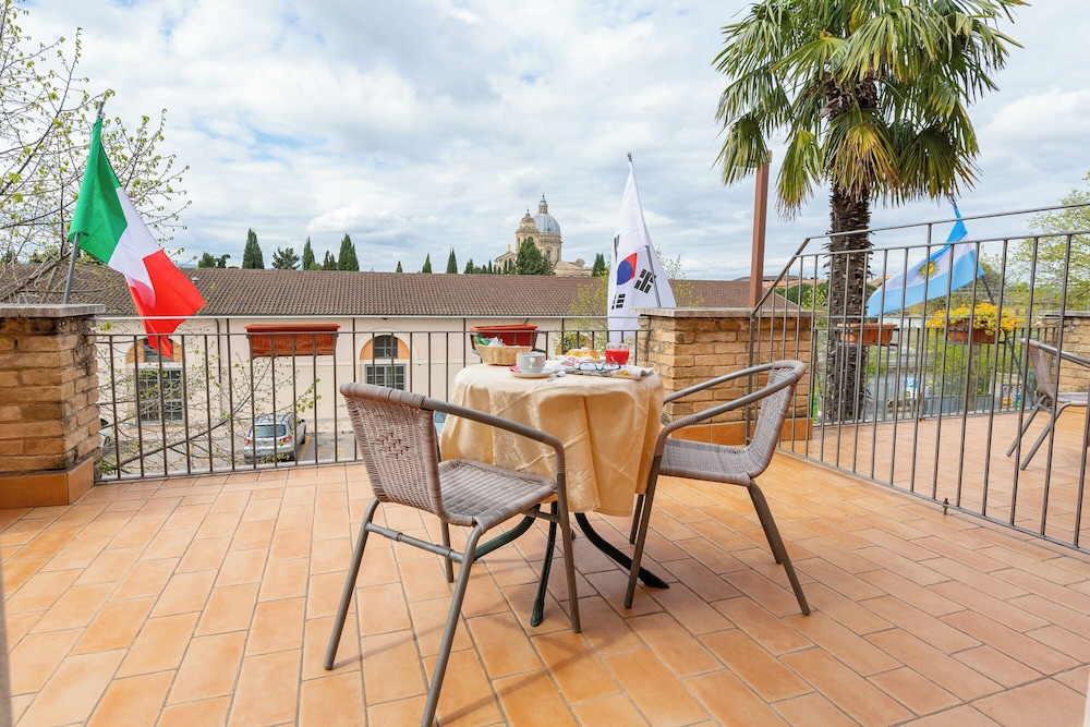 Hotel Moderno Assisi 35/50