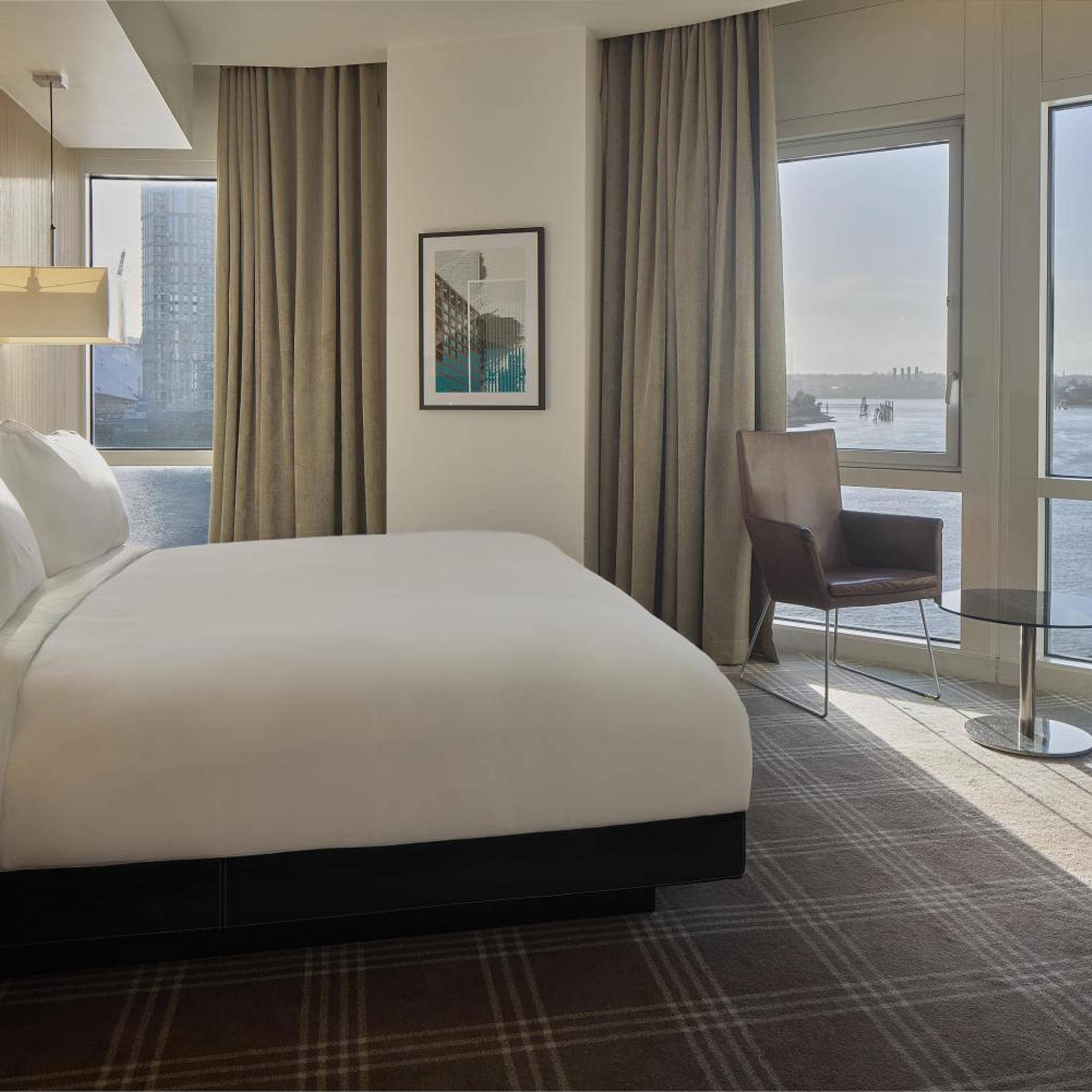 غرفة بريميوم بإطلالة على النهر، Radisson Blu Hotel, London Canary Wharf East 4/8