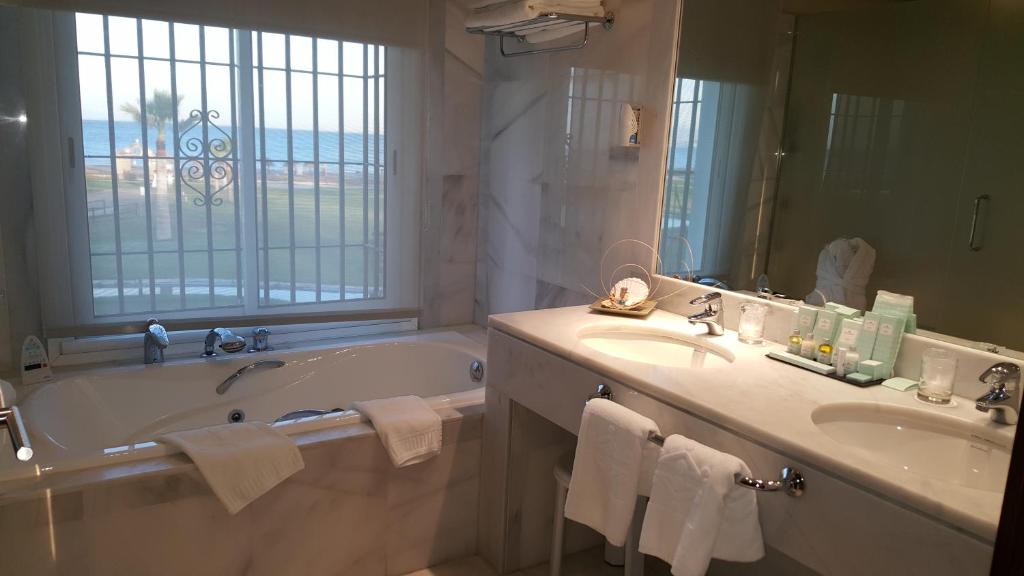 غرفة سوبيريور بسرير مزدوج، Parador Malaga Golf 3/3