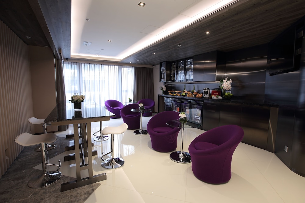 The Perkin Hotel 30/41