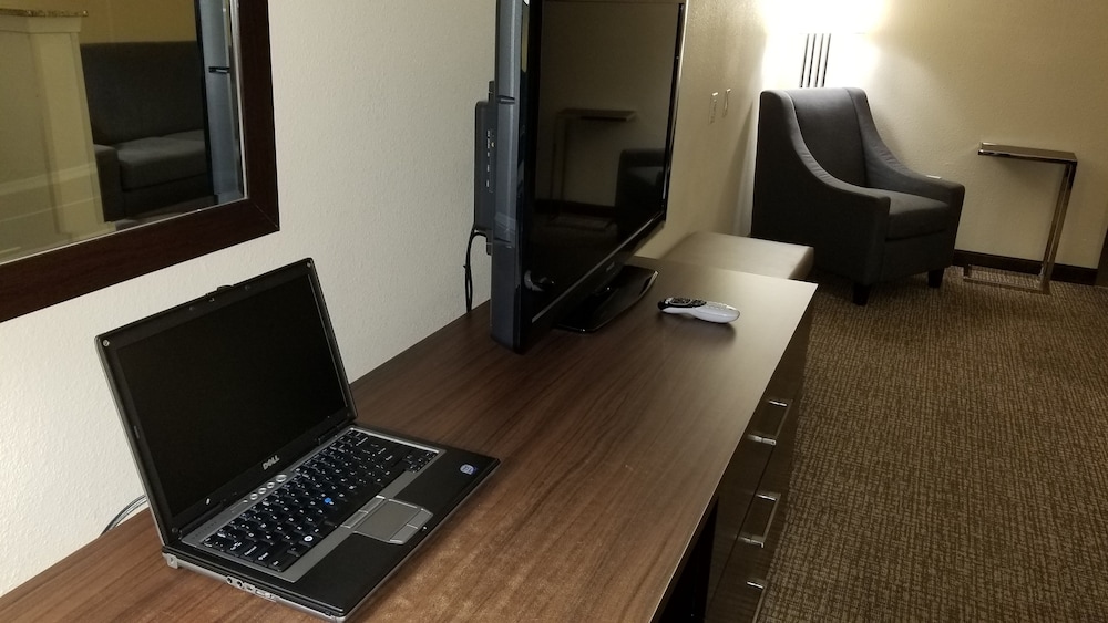 Comfort Inn Suites Lakeside 33/37