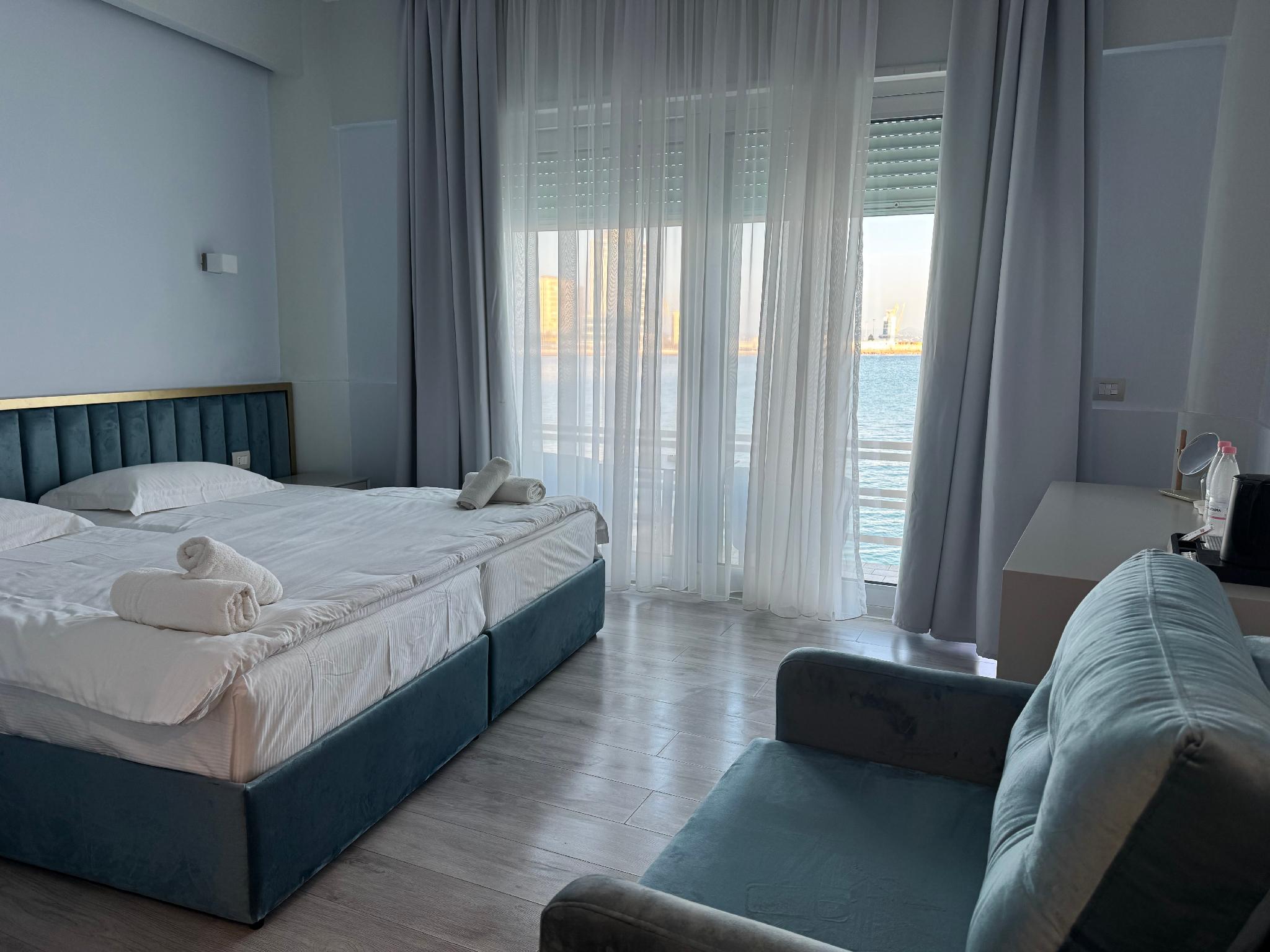 Colonial, Double or Twin Bed, Ocean Front