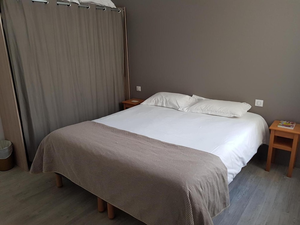 HÔTEL LE RELAIS 18/50