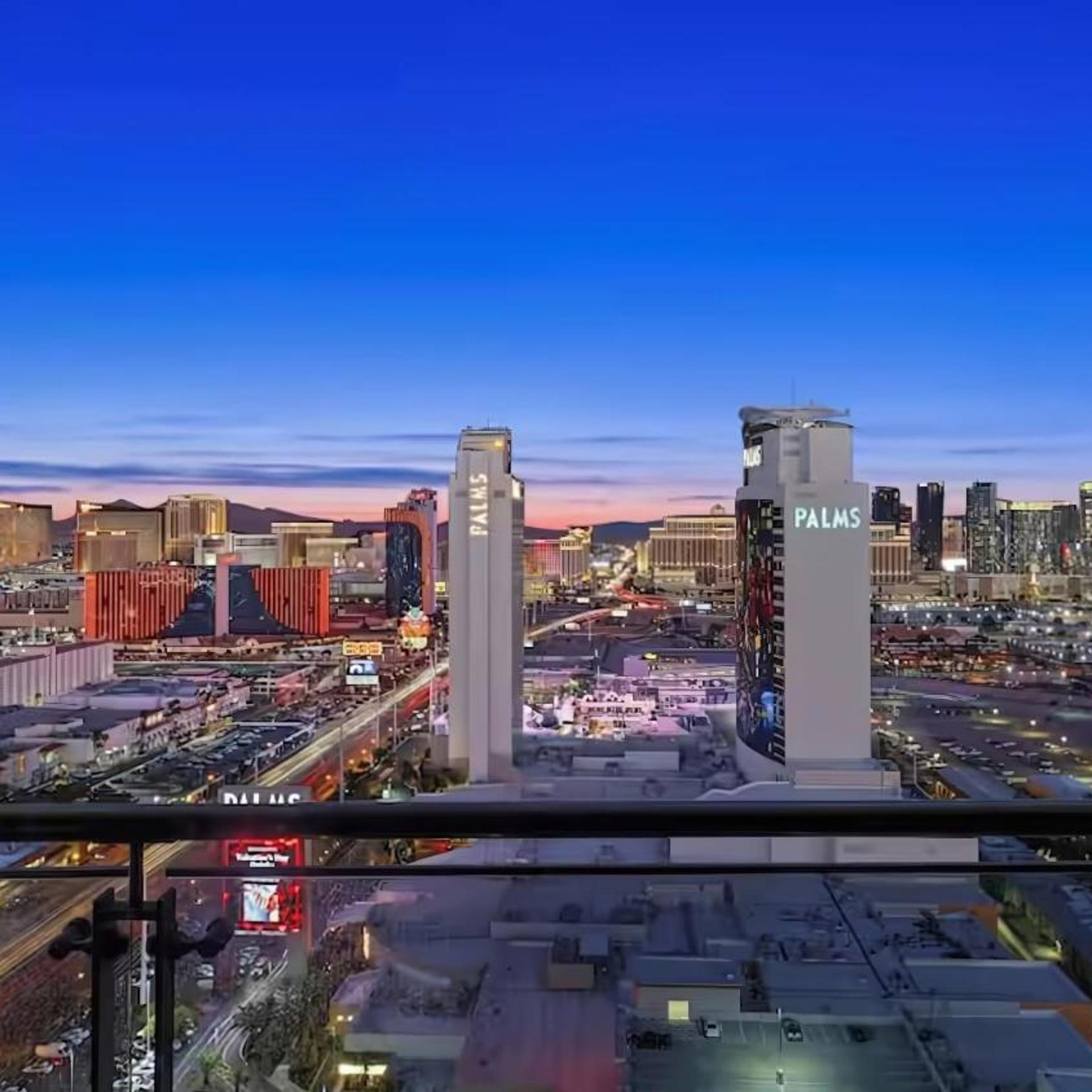 Vista Balcony Collection - StripSuite Palms Place Hotel, Resort & Casino - NO RESORT FEE 38/45
