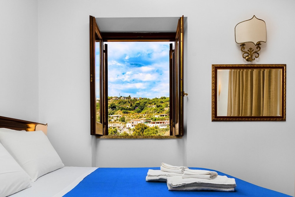 Hotel Villa de Pasquale 42/54