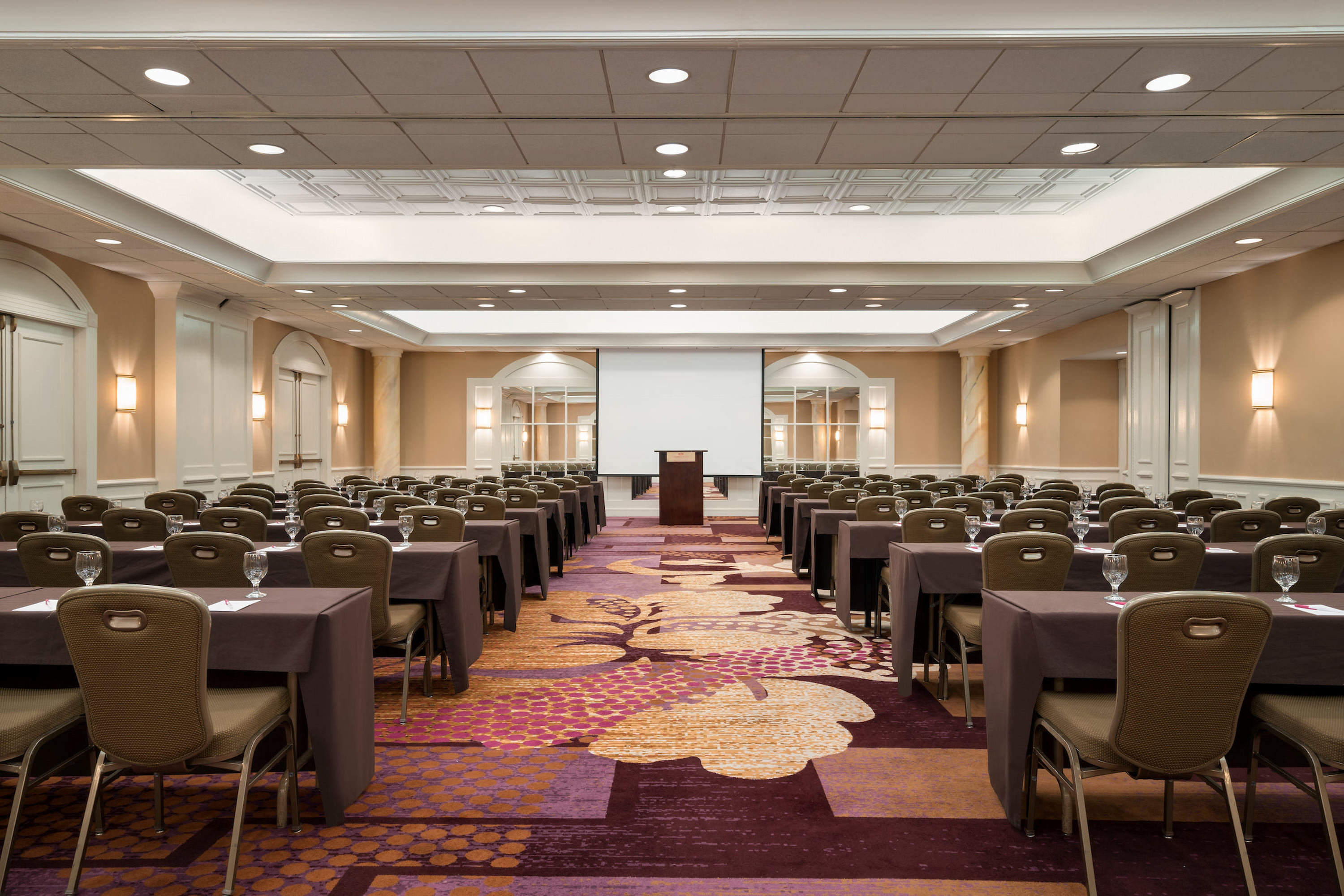 Crowne Plaza Englewood 41/48