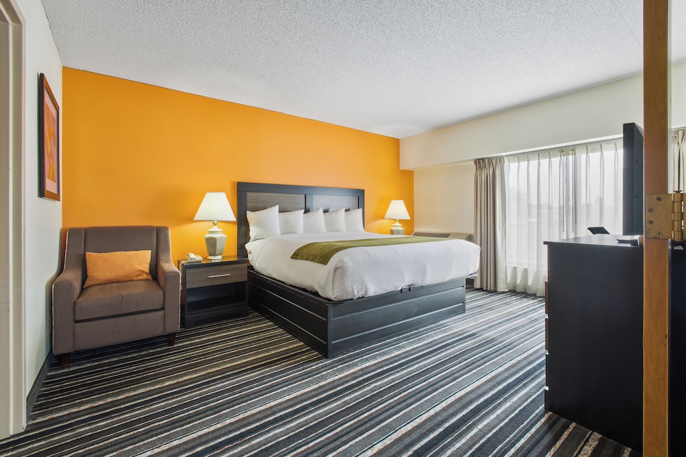 Crossroads Hotel Huron Event Center 19/50