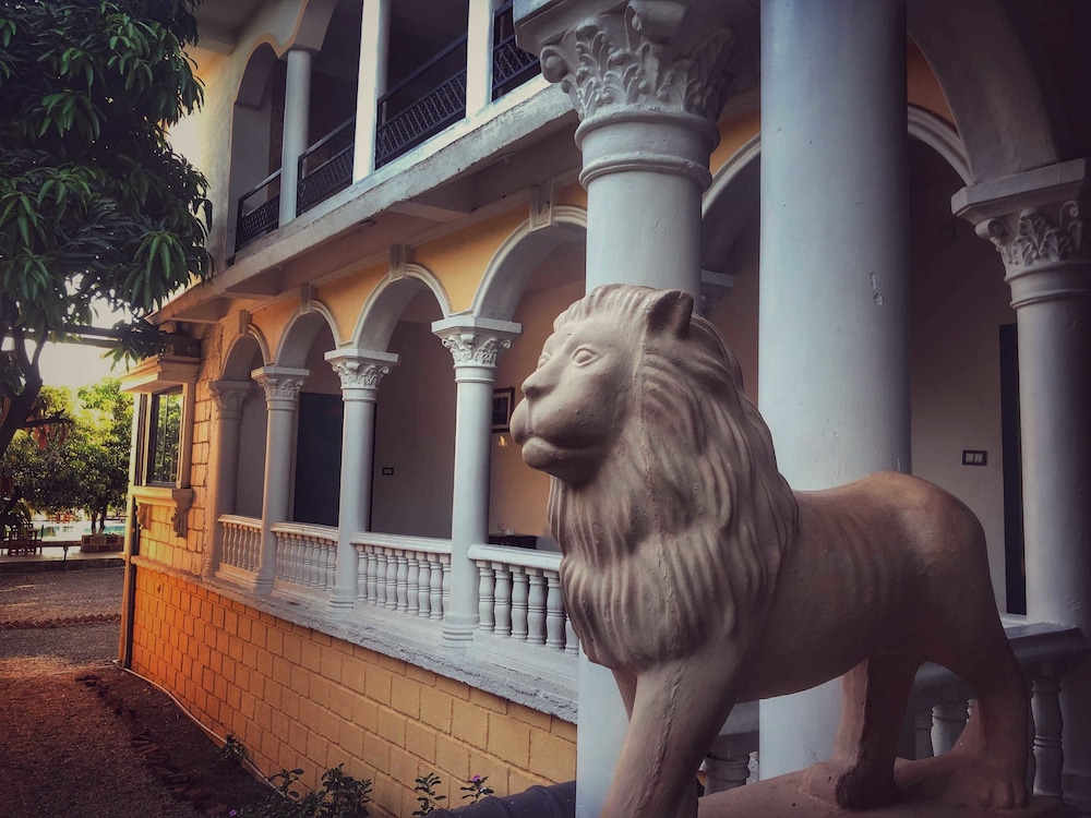 Gir Lion's Paw Resort 4/35