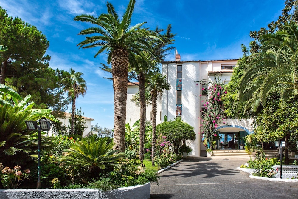 Hotel Poseidon 66/78