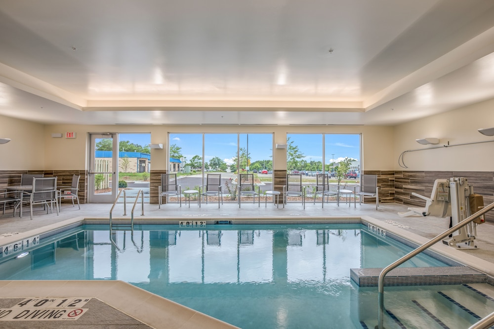 Fairfield Inn & Suites by Marriott Whitewater 28/38