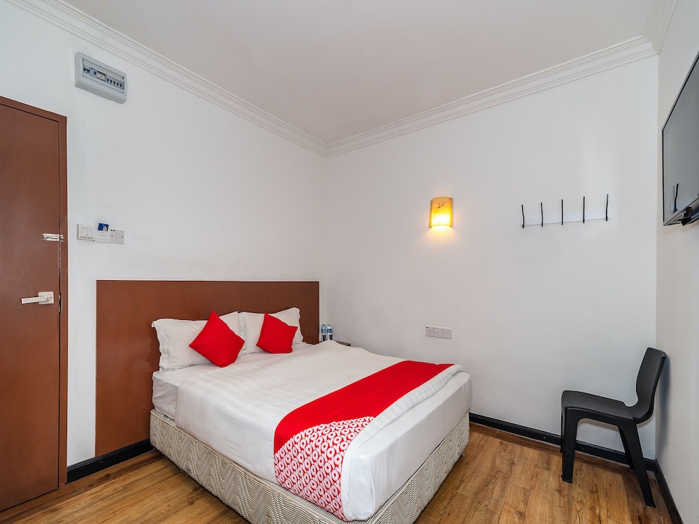 Super OYO 89847 Switz Paradise Hotel 18/24
