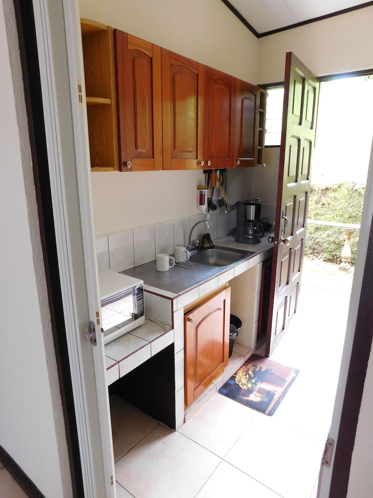Arenal Lodge 73/73